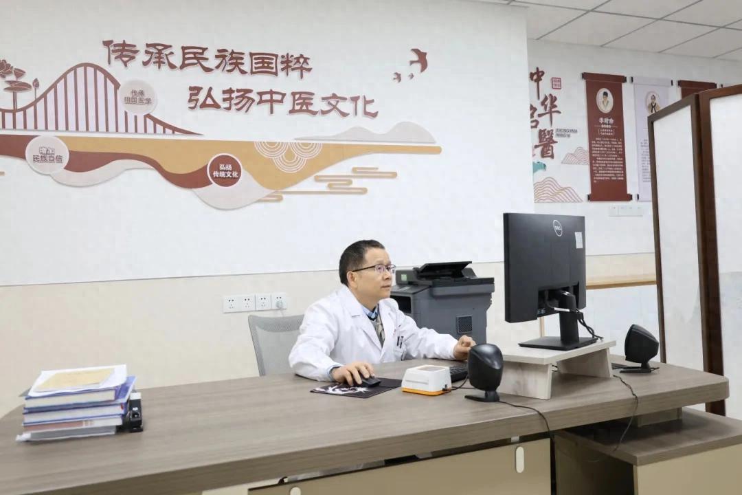 醫道匠心三十載，妙手仁心護安康——記連城縣總醫院中醫康復科主任醫師周榮長